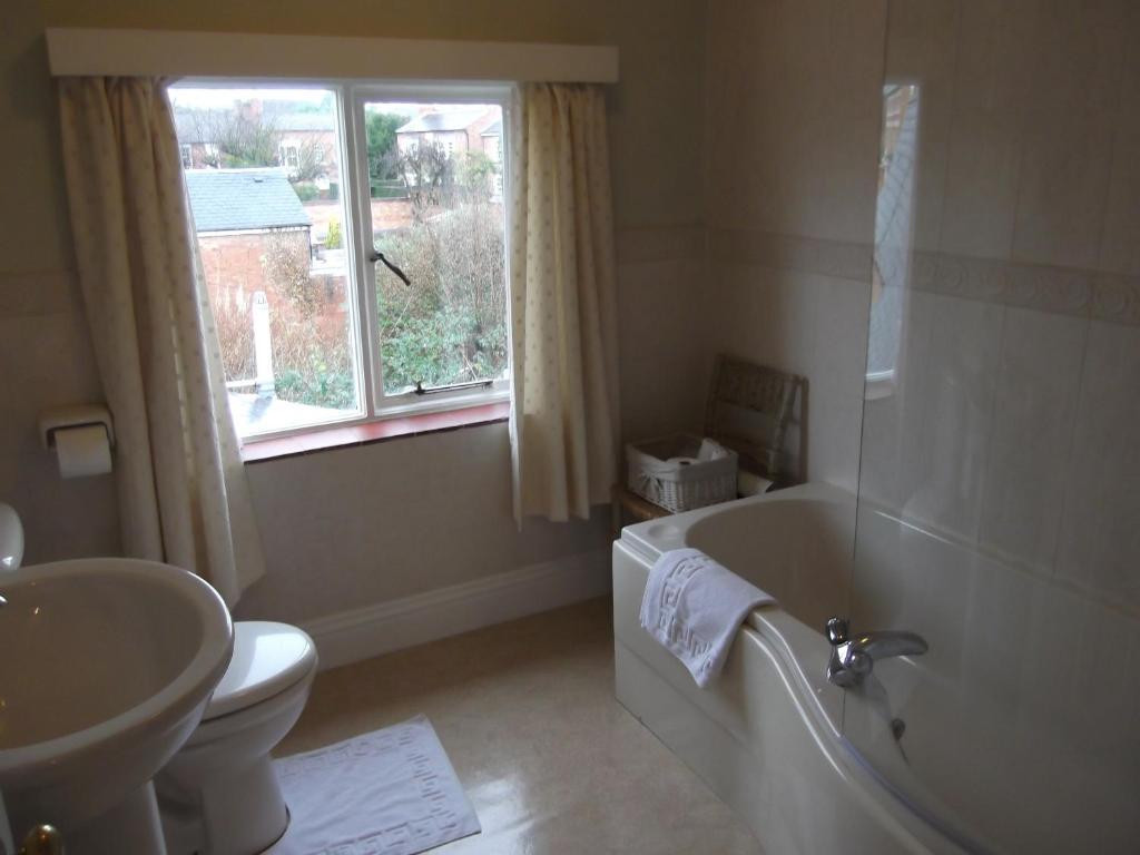 Courtland Otel Stratford-upon-Avon Oda fotoğraf